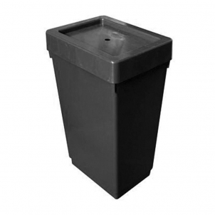 Tanque negro con perforación y tapa